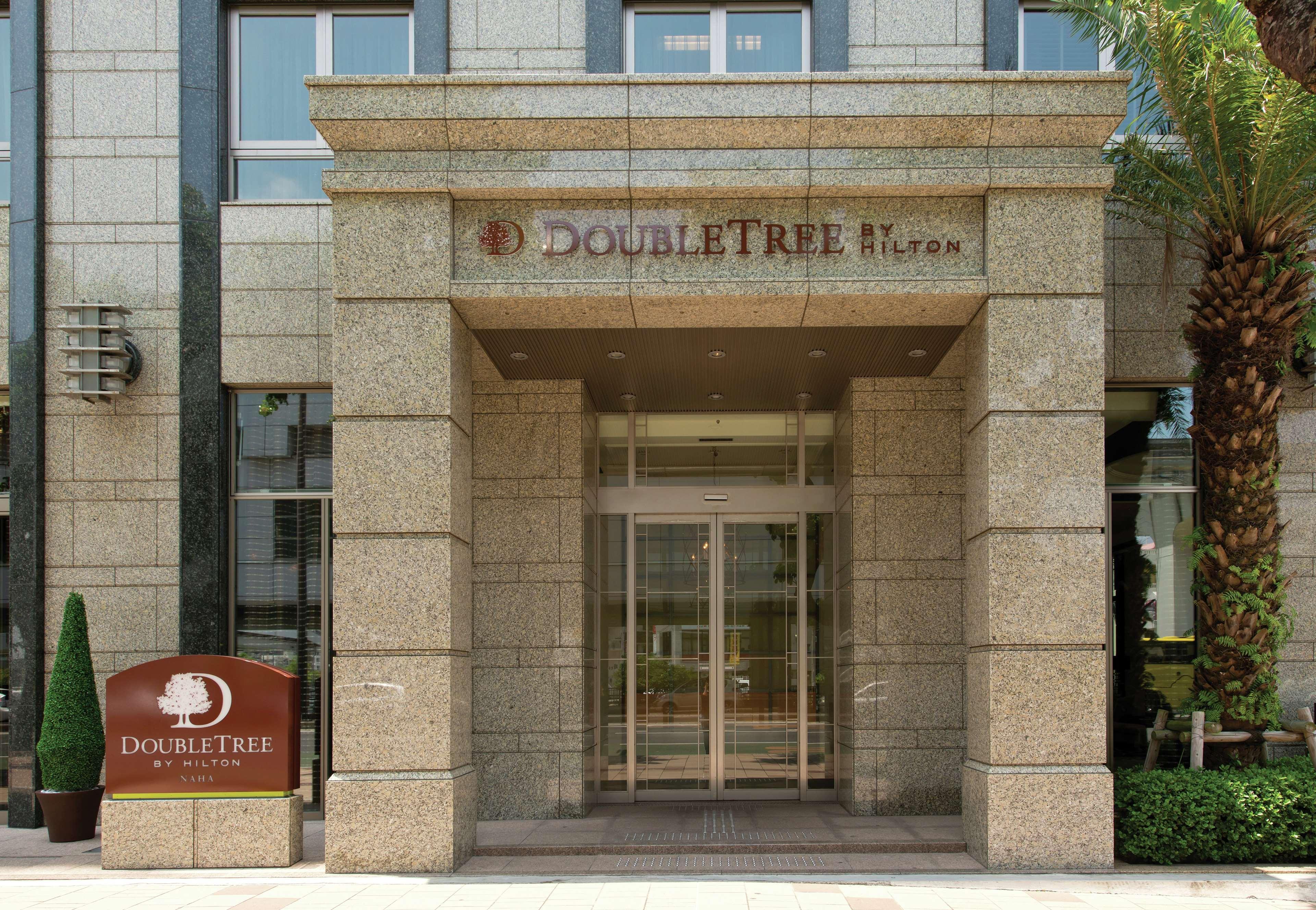 Hotel Doubletree By Hilton Naha Esterno foto