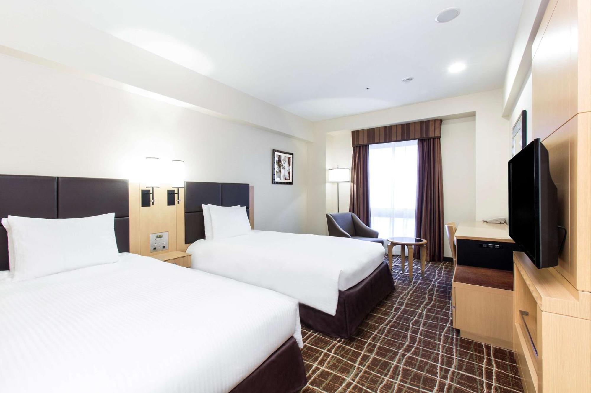 Hotel Doubletree By Hilton Naha Esterno foto