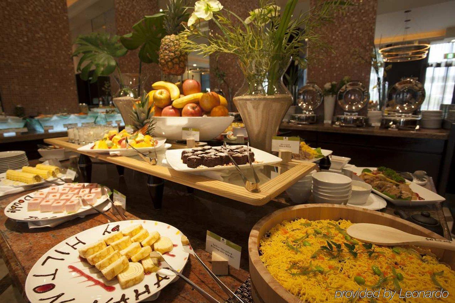 Hotel Doubletree By Hilton Naha Esterno foto